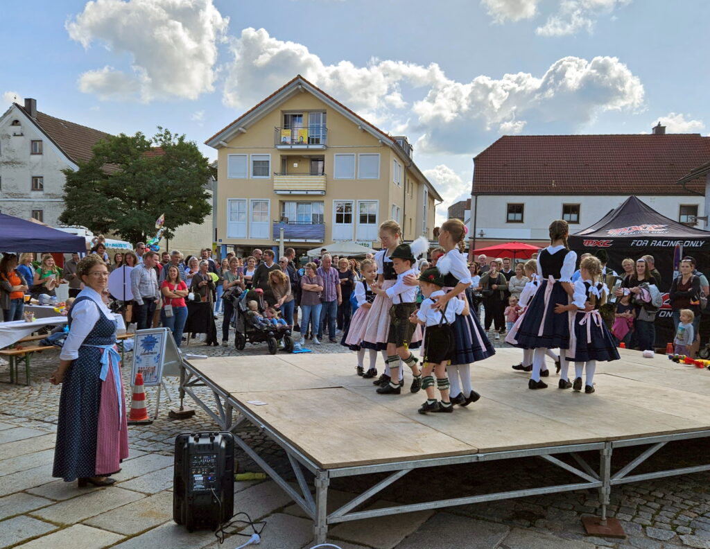 Immer ein Besuch wert: der Wenzelsmarkt in Ampfing. Foto: stn