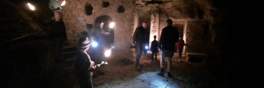 Fackelwandern zur Weihnachtszeit in Brannenburg. Foto: Tourist-Information Brannenburg