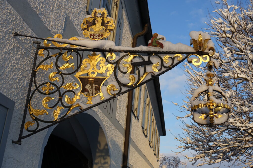 Vorweihnachtszeit in Flintsbach a.Inn: die Alte Post. Foto: Tourist-Information Flintsbach a.Inn